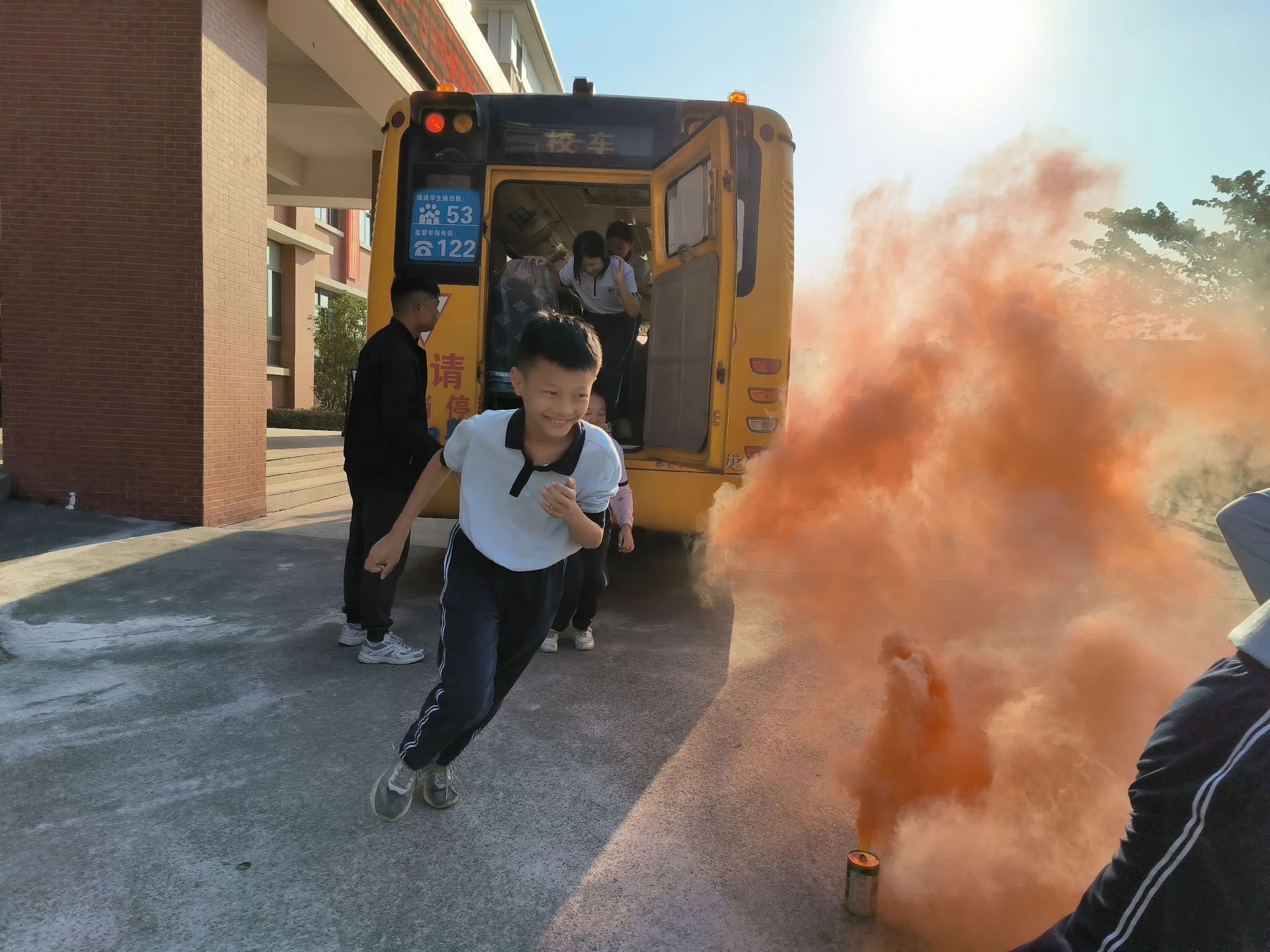 為愛護航，安全伴我行——古鎮新徽學校校車安全演練活動紀實